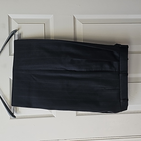 Beautiful man's 2 pce suit. - Picture 7 of 13